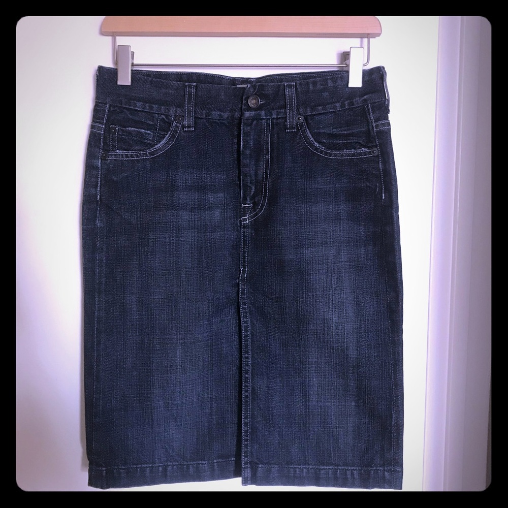 7 for All Mankind dark denim skirt sz 25